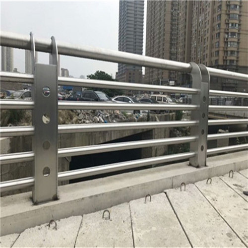 ����������ײ�����������ĳ߶�